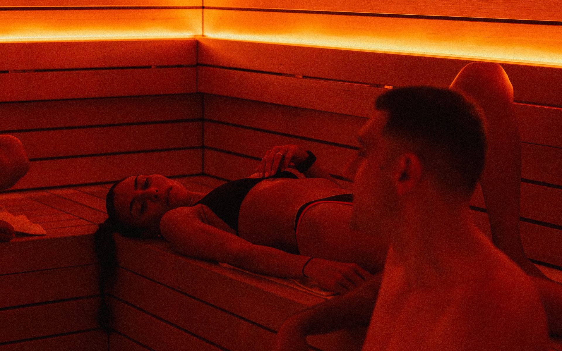 Breathwork guiat a la sauna d'ILO STUDIOS